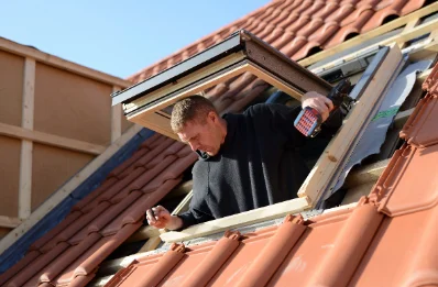 Pose de fenêtres de toit Velux à Moustéru